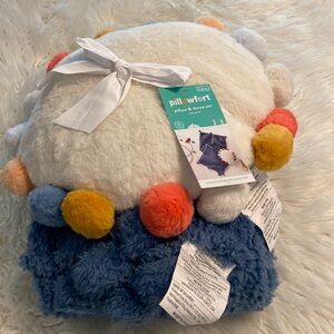 PILLOW & THROW SET BRAND NEW DIMENSION IN PHOTOS